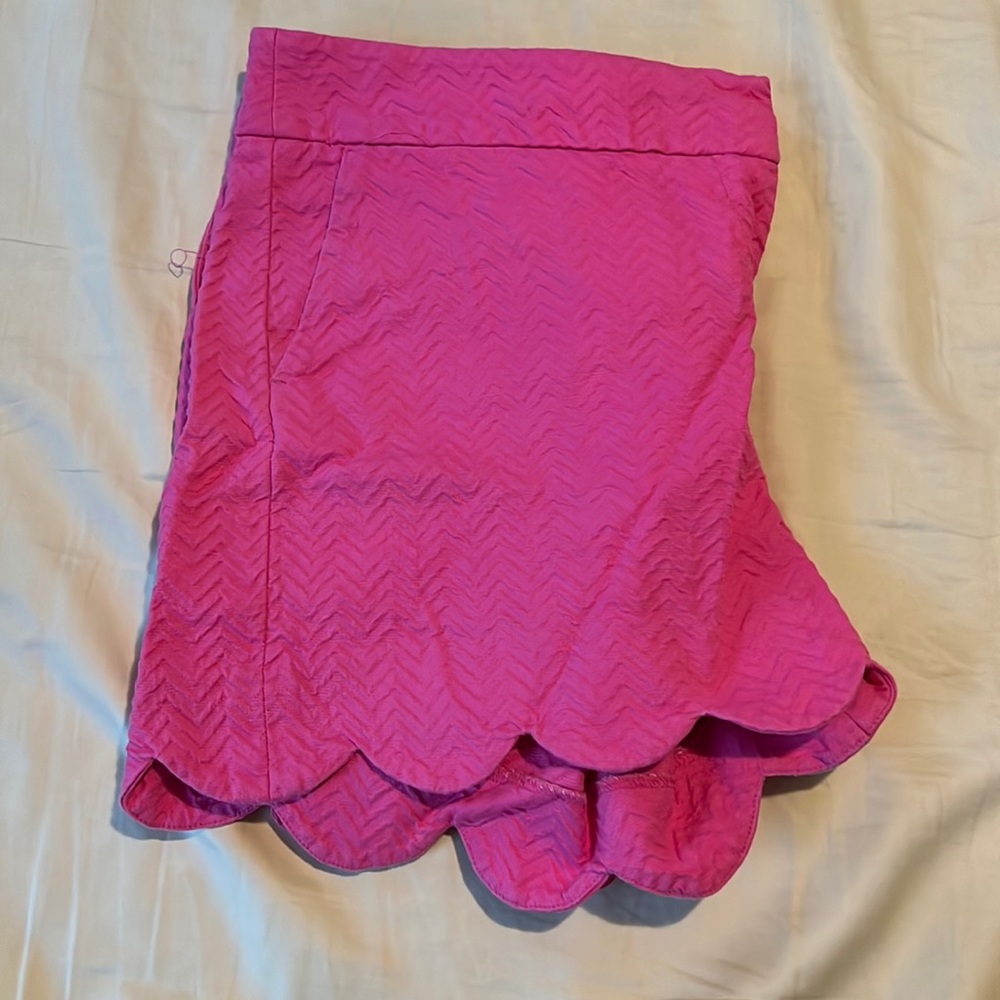 Crown and Ivy Scalloped shorts